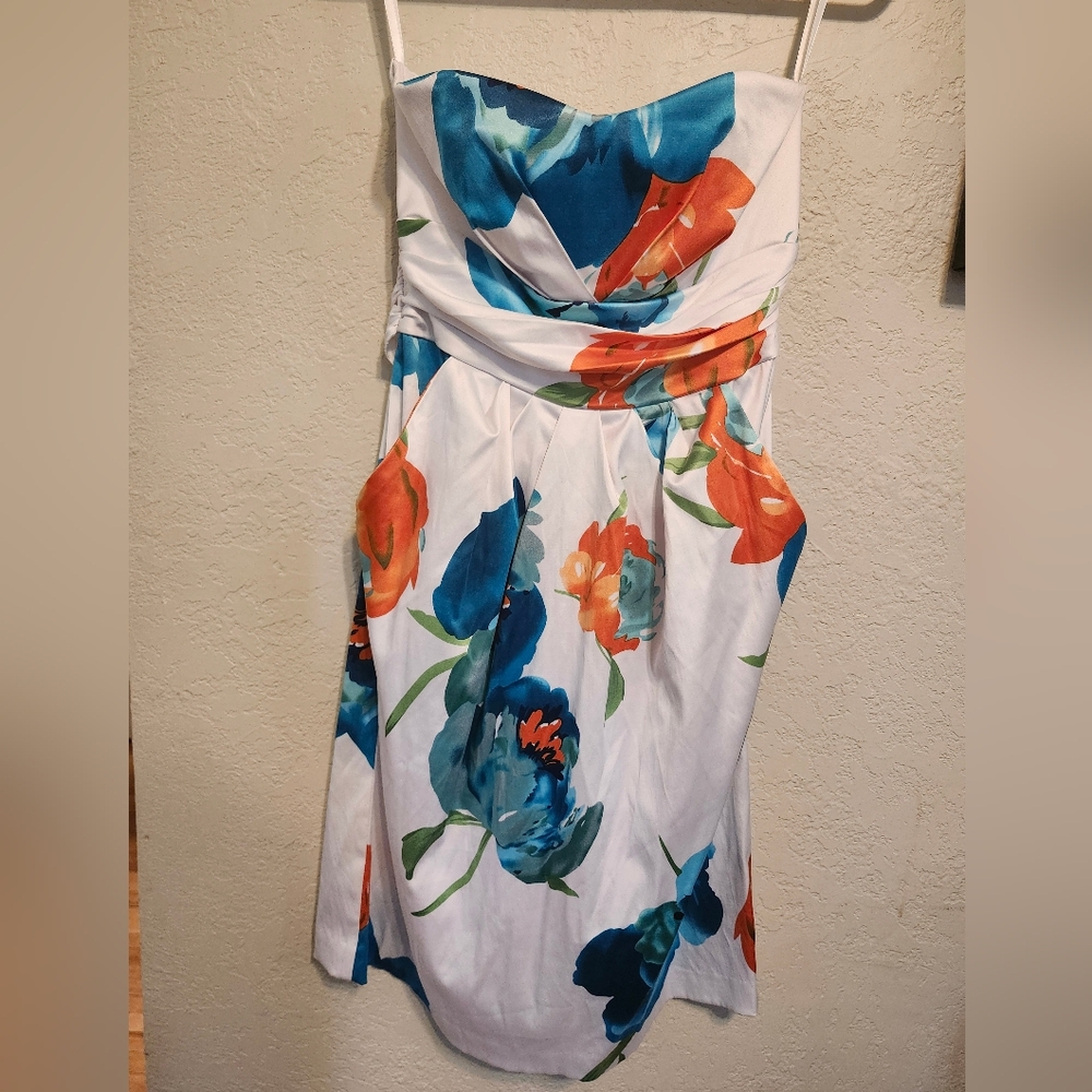 JOLIE Floral Strapless Dress Size 6 Pockets